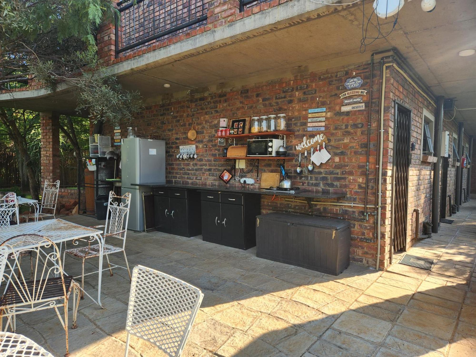 Suikerbosrant Sleep And Go Bed & Breakfast Претория Екстериор снимка